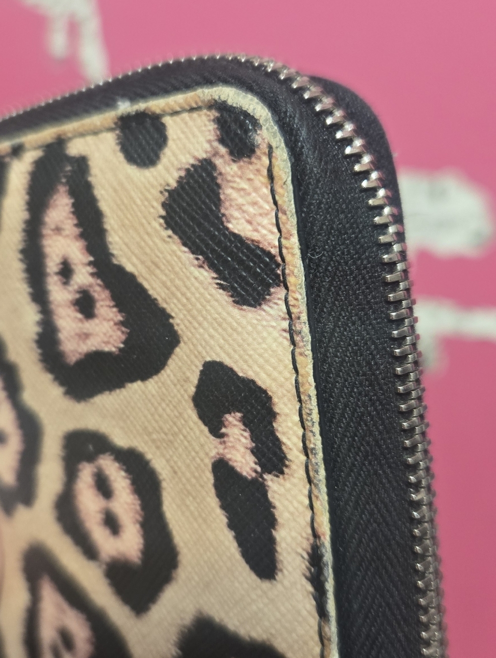 GUC Givenchy Leopard Print Long Continental Leather Zip-Around Wallet - Picture 6 of 16